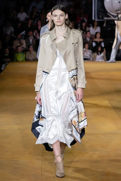 Look 25